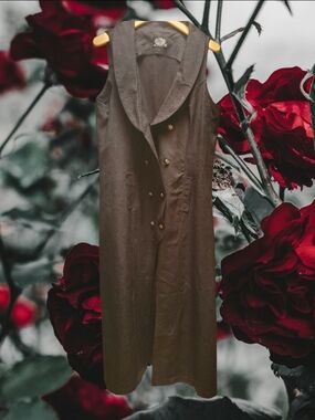 Hearts & Roses Lace-up Sleeveless Double-Breasted Trench Vest - Black  s18